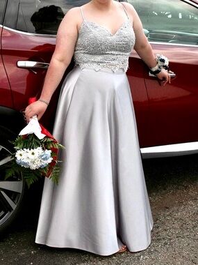 BEAUTIFUL SATIN PROM DRESS